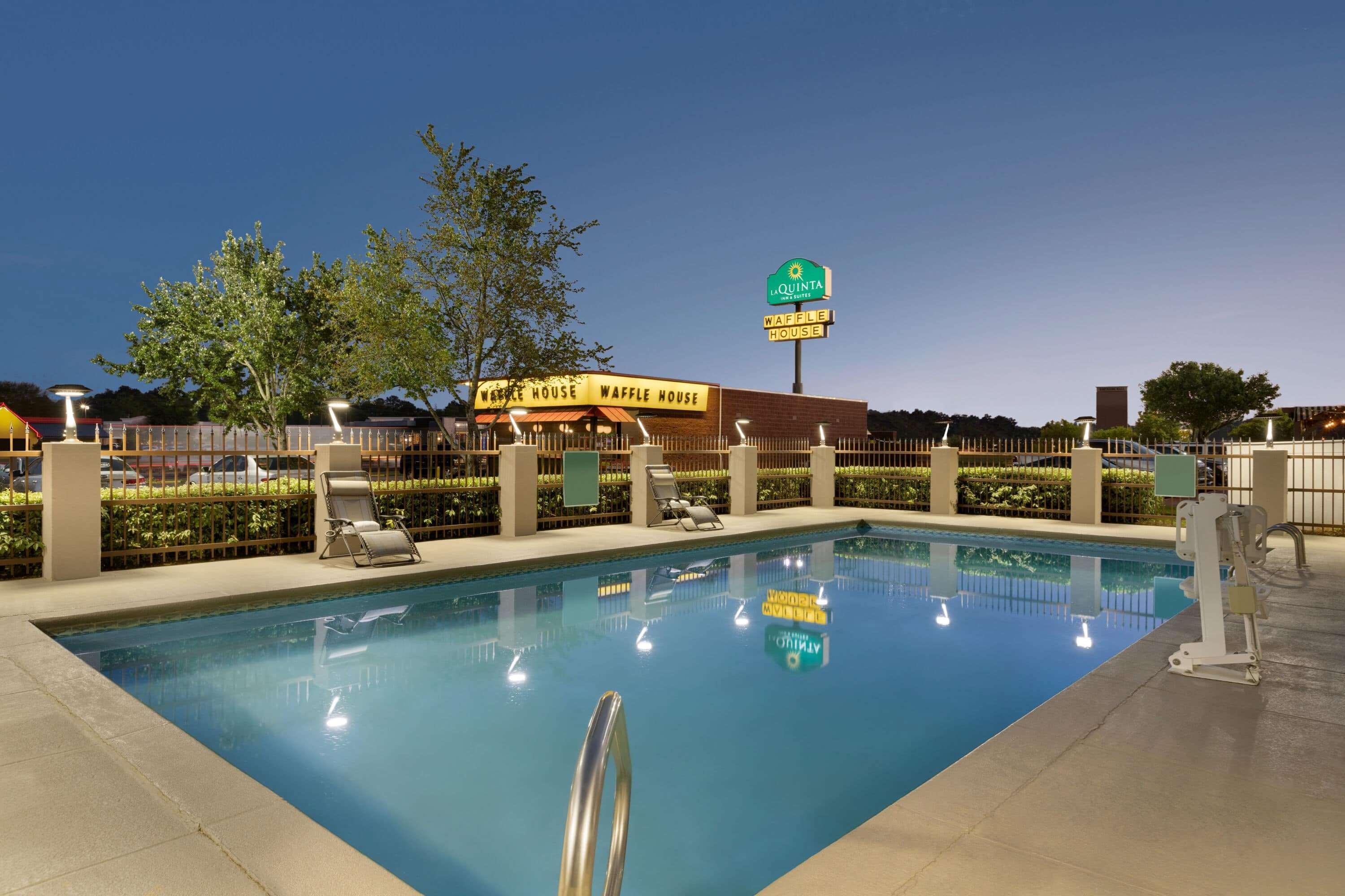 La Quinta Inn & Suites By Wyndham Dothan Extérieur photo
